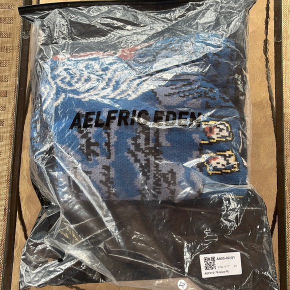 Alfred Eden brand new in the bag discontinued Van Gogh sweater